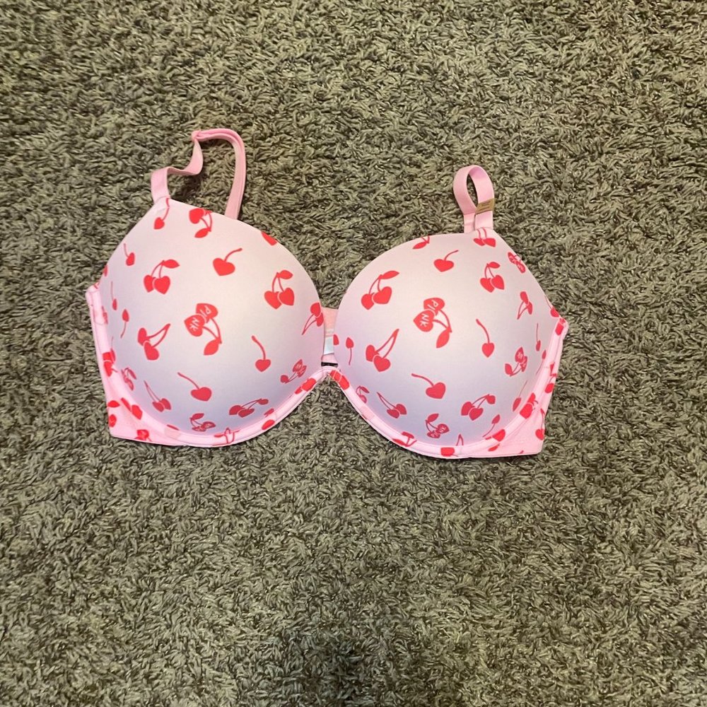 NWT PINK BY VICTORIAS SECRET PUSH UP BRA
